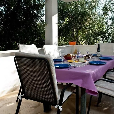Villa Charming Layla With Pool