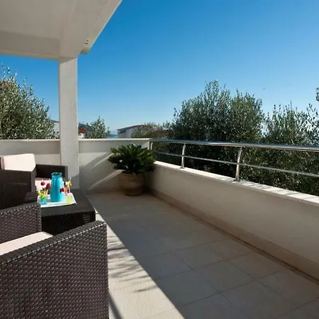 Villa Charming Layla With Pool *