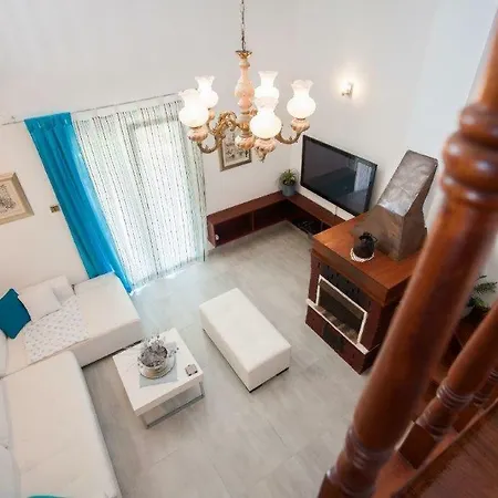 Villa Charming Layla With Pool *